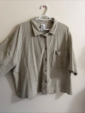H&M Women’s Short-Sleeve Button-Down Shirt in Mint Green